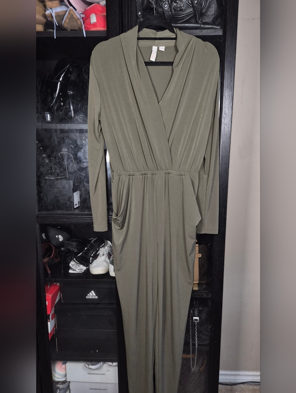 Army Green Jumpsuit 1 Piece Longsleeved Romper Womens Size Small-Medium Like New - Picture 2 of 9
